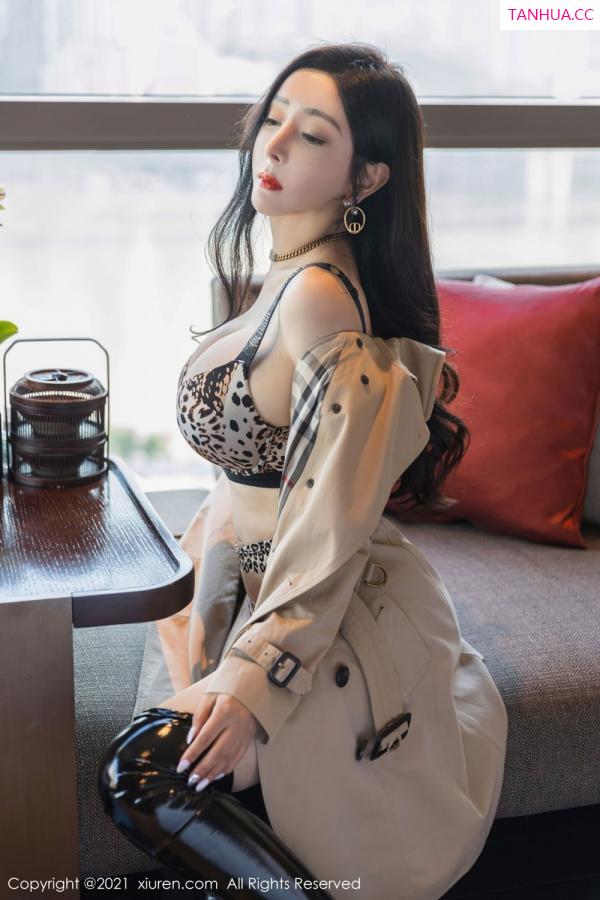 允薾  [XiuRen]高清写真图 2021.09.29 No.4020 允薾第14张图片